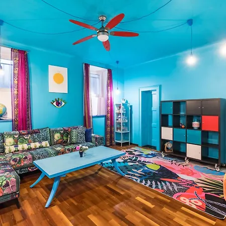 Daire Charming Funky In Center Of *