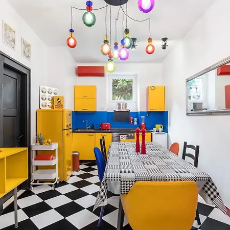 Charming Funky In Center Of Lejlighed