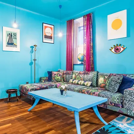 Daire Charming Funky In Center Of *